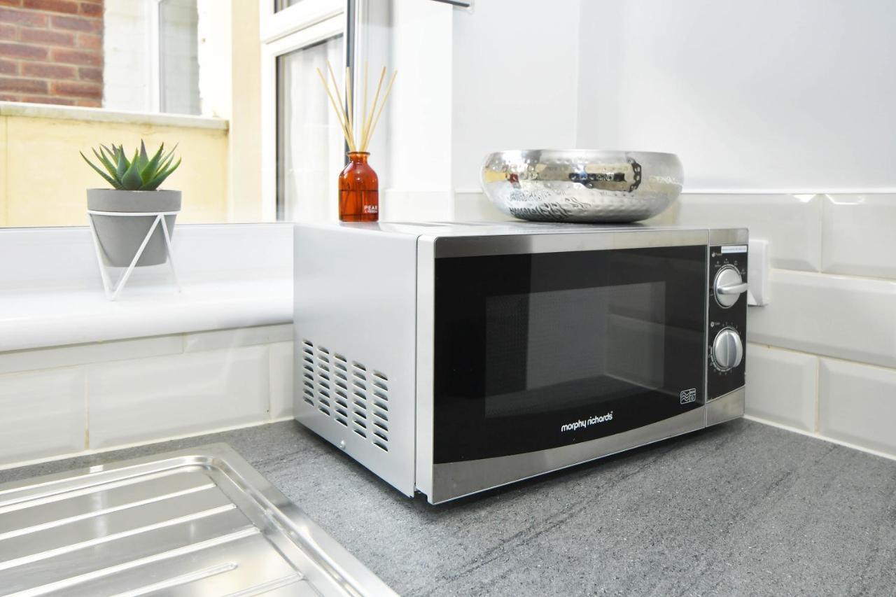 Find A Spacious And Stylish Escape In The City Centre At Sturgess House, Perfect For Longer Stays! Stoke-on-Trent Kültér fotó
